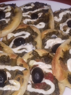 صورة لوصفة ميني بيتزا السلق 🍕🍕🍕