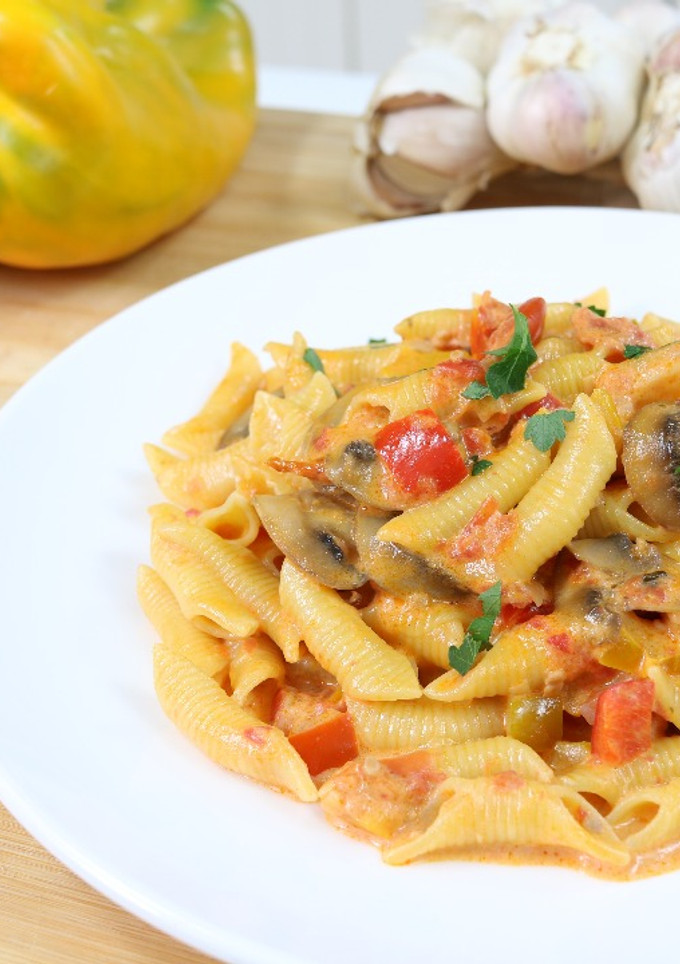 Una foto de Pasta a la gitana (alla zingara) Receta vintage años 70