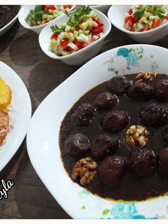عکسی از دستور فسنجون با گوشت قلقلی