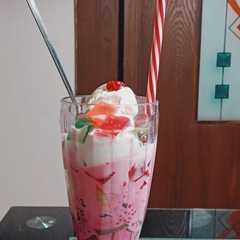ராயல் ப்ரூட் ஃபலூடா(royal fruit falooda recipe in tamil) செய்முறை முக்கிய புகைப்படம்