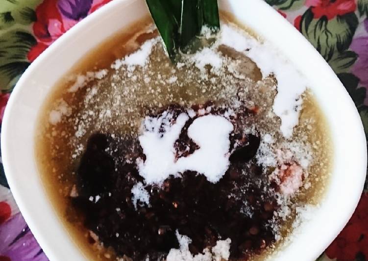 Bubur kacang hijau dan ketan hitam
