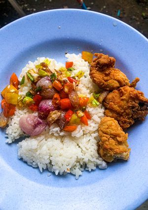 Foto resep Sambal bawang merah utuh + rawit & ayam goreng tepung