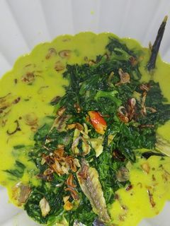 Foto resep Gulai Daun Ubi + Ikan Asin