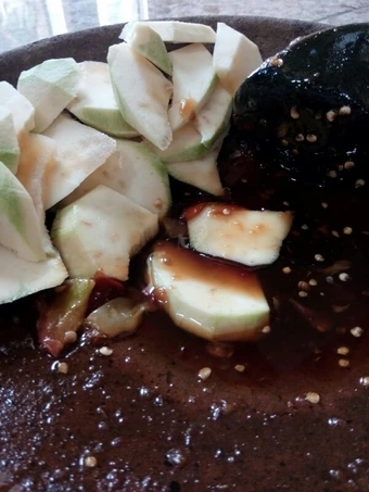Langkah Gampang Membuat Resep Rujak Mangga bumbu petis yang Uenak Anti Ribet, Menggugah Selera