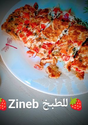 صورة لوصفة بيض مقلي بالخضرة والجبن 🥚🍳🧀🍅