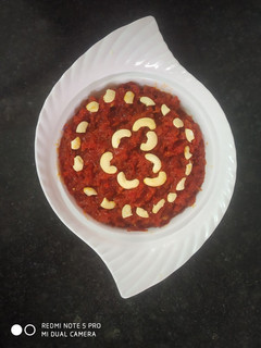 गाजर का हलवा (Gajar ka halwa recipe in hindi) रेसिपी मुख्य फोटो