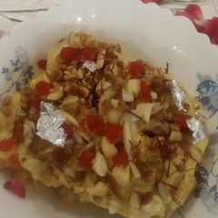 A picture of Rashke chaman(malai cake).