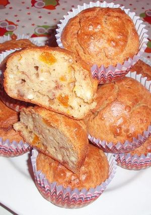 Una foto de Muffins de Nuez, Orejones de Damascos y Ricotta