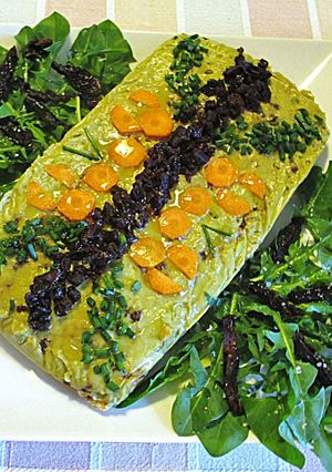 Foto principal de Budín familiar en frío con salmón, merluza y aguacates