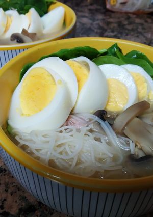 Una foto de Sopa miso "a mi manera"