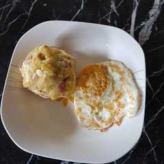 Una foto de Bolón de Tocino y Queso