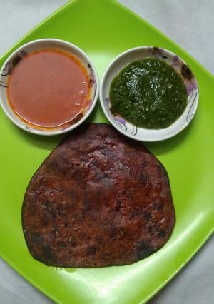A picture of Beetroot parantha.