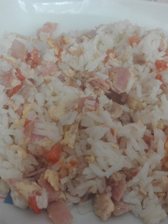 Una foto de Arroz tres / cuatro delicias