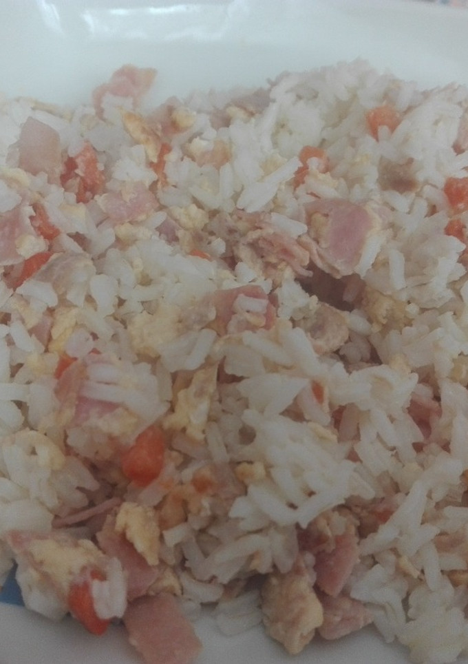 Una foto de Arroz tres / cuatro delicias