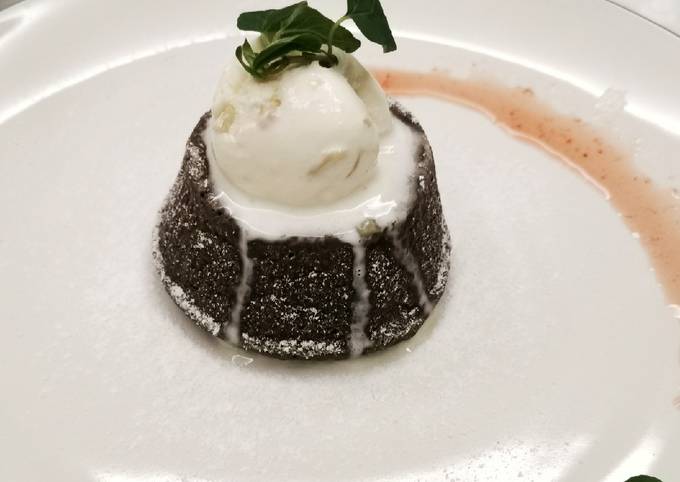 Chocolate Lava Cake / Molten Cake