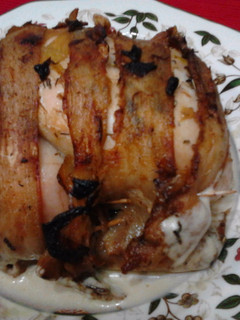 Una foto de Pollo envuelto con verduras al horno