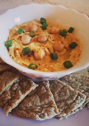 รูปของ ฮัมมุส Hummus กับแป้งขนมปังข้าวโอ้ต