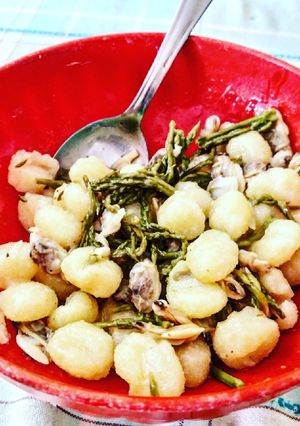 Foto di Gnocchetti con Vongole e Asparagi