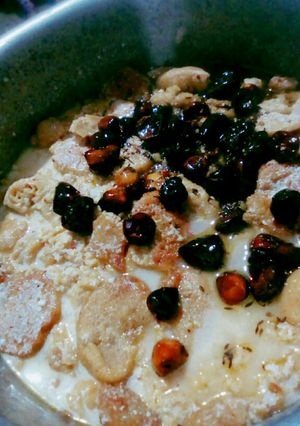 A picture of Dahi phulki.
