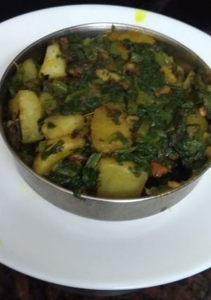 पालक की सब्जी(palak ki sabzi recipe in hindi) रेसिपी मुख्य फोटो