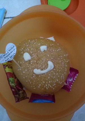 Foto resep Burger sosis kornet Keju pedas