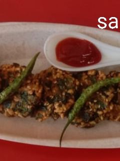 पालक मुरमुरा कटलेट (Palak murmura cutlet recipe in Hindi) रेसिपी मुख्य फोटो
