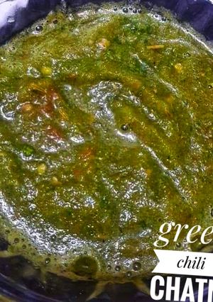 A picture of Green chili chutney.