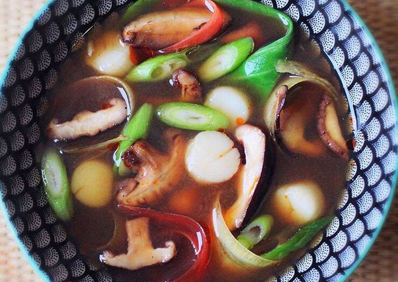 Shiitake Dashi with quick cooked scallops