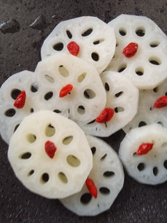 【10分鐘搞定】涼拌蓮藕 的食譜成品照片