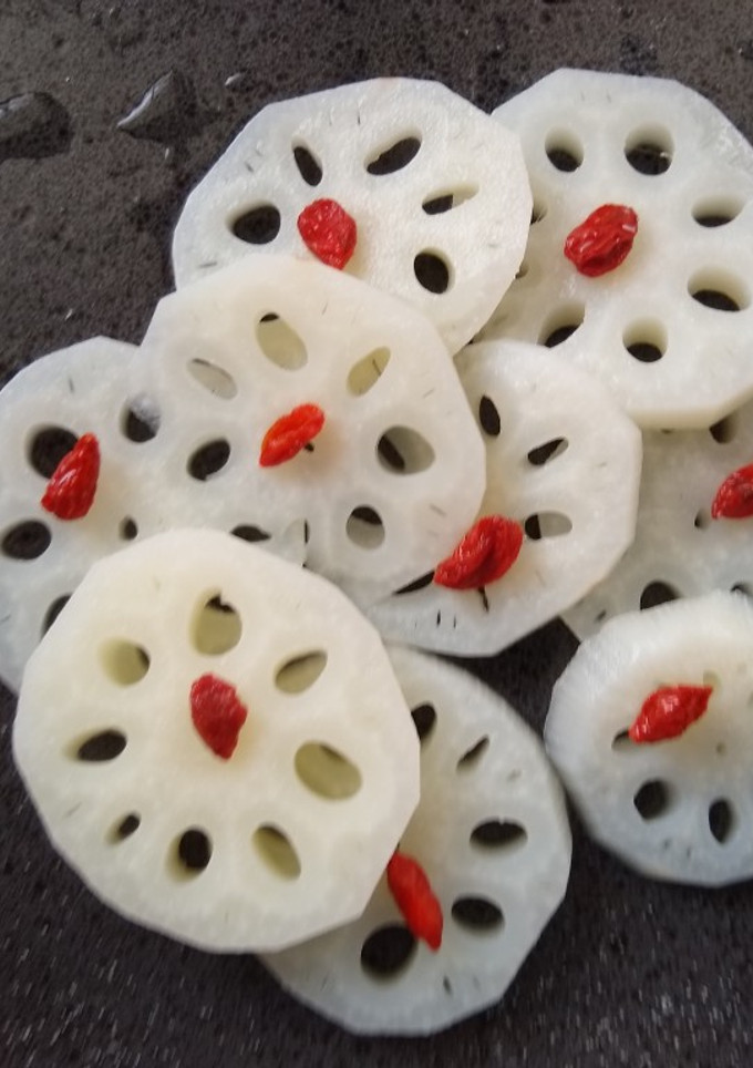 【10分鐘搞定】涼拌蓮藕 的食譜成品照片