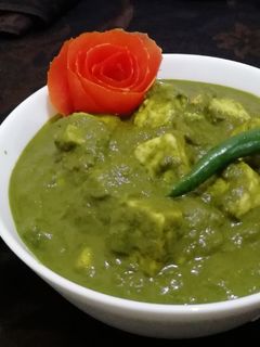पालक पनीर (Palak Paneer rceipe in hindi) रेसिपी मुख्य फोटो