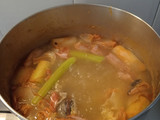 Caldo de pescado y verduras