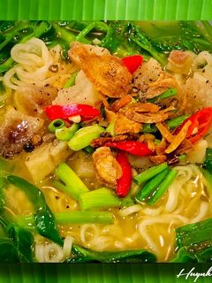 Hình của món Mì Nấu Rau Muống Tóp Mỡ.