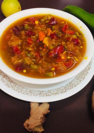 લિંબુ હળદર મરચા નું અથાણું (Limbu Haldar Marcha Athanu Recipe In Gujarati) રેસીપી મુખ્ય ફોટો