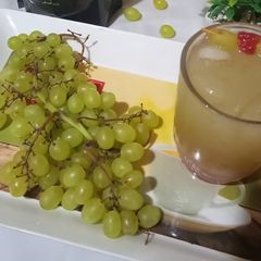 A picture of Grapes juice.