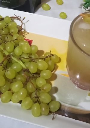 A picture of Grapes juice.
