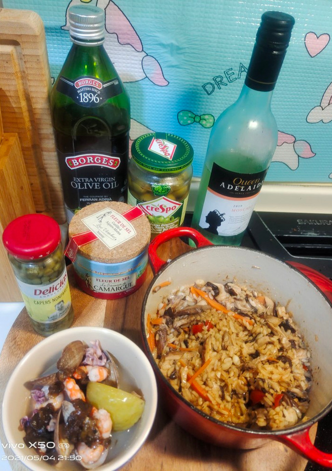 防疫宅料理~~義式水煮海鮮&香菇燉飯 的食譜成品照片