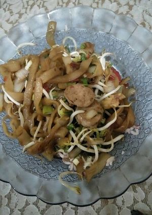 Foto resep Kwetiau goreng bakso toge ala Eko Harjo