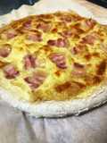 Pizza carbonara casera (masa con prefermento)