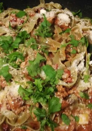 Foto di Tagliatelle verdi con ragù di "galletti" alla bolognese