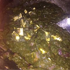 A picture of Palak paneer.