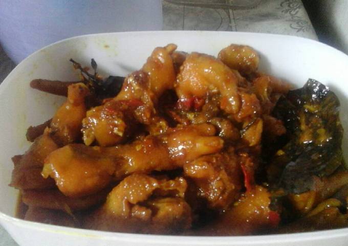 Rica-rica ceker ayam pedas