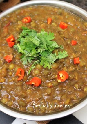 A picture of Sabut Masoor Dal (Whole Red Lentil Curry).