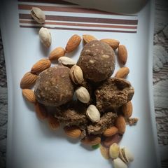 A picture of Healthy Aatta laddoo.