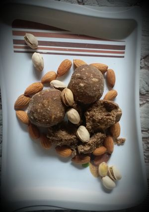 A picture of Healthy Aatta laddoo.