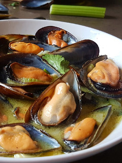 Una foto de Mejillones al curry verde thai