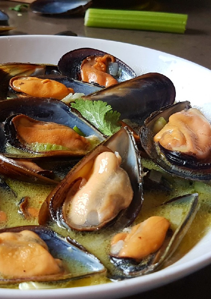 Una foto de Mejillones al curry verde thai