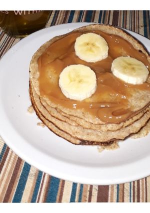 Una foto de Panqueques de harina integral y banana 💛 facilísimos
