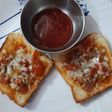 तवा ब्रेड पिज़्ज़ा (tawa bread pizza recipe in Hindi)