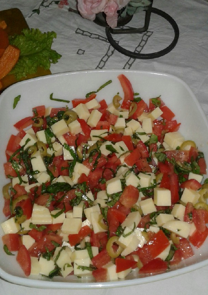 Una foto de Ensalada tipo Caprese